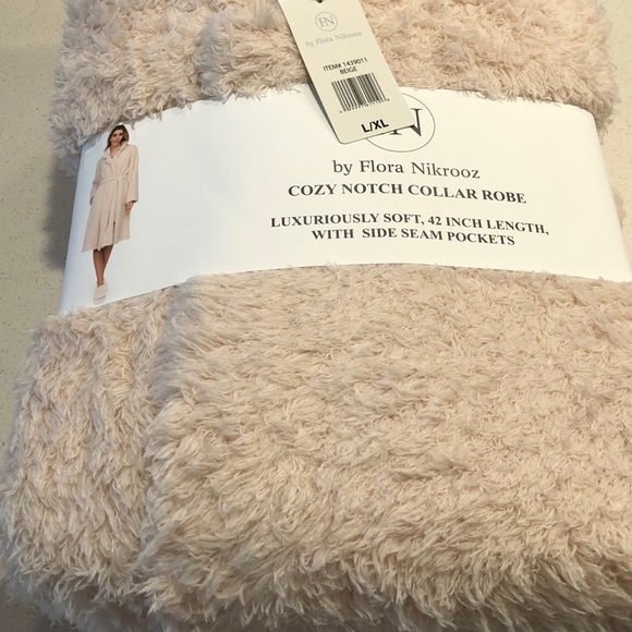 Flora Nikrooz Short Robe - Picture 3 of 4